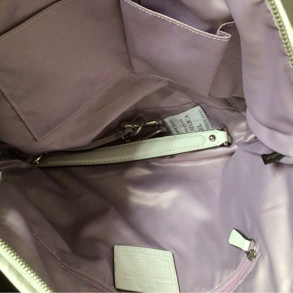 Ivory Coach Leather Tote Handbag - Picture 3 of 16